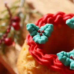 PME Suikerdecoratie Hulstblad 24st.