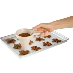 Wilton Doseertrechter 12,5 x 10 cm**